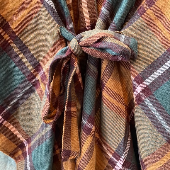 David and Young Cardigan Wrap - Picture 3 of 4